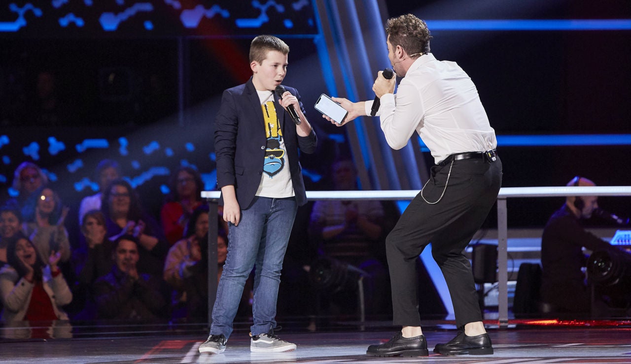 David Bisbal canta &lsquo;Mucho m&aacute;s all&aacute;&rsquo; con Santiago Padilla en las Batallas de &lsquo;La Voz Kids&rsquo;