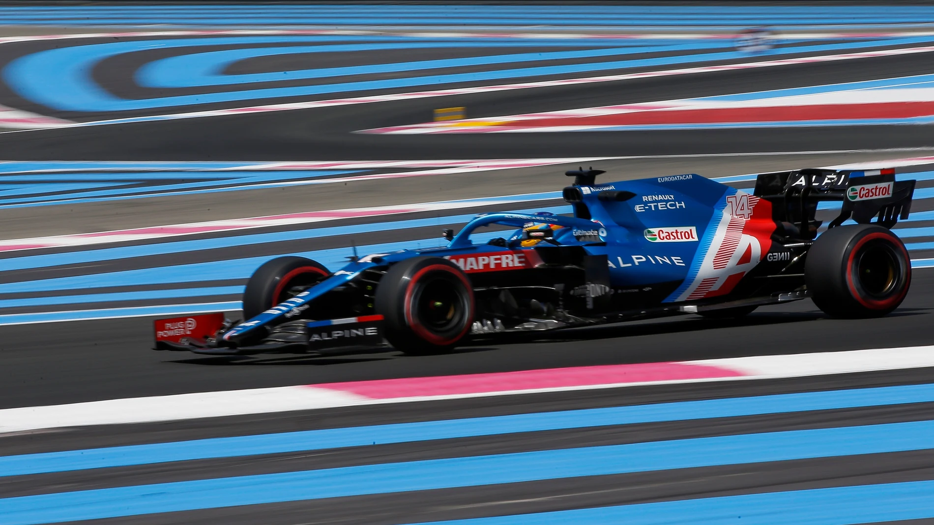 Fernando Alonso vuela en los Libres del GP de Francia