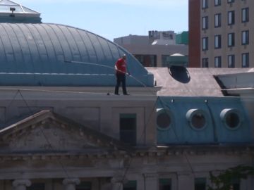  Nik Wallenda firma la caminata más larga sobre una cuerda floja en Nueva York