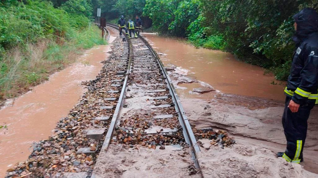 Llanes se plantea pedir la declaración de zona catastrófica tras las graves inundaciones provocadas por las fuertes lluvias Llanes se plantea pedir la declaración de zona catastrófica tras las graves inundaciones provocadas por las fuertes lluvias