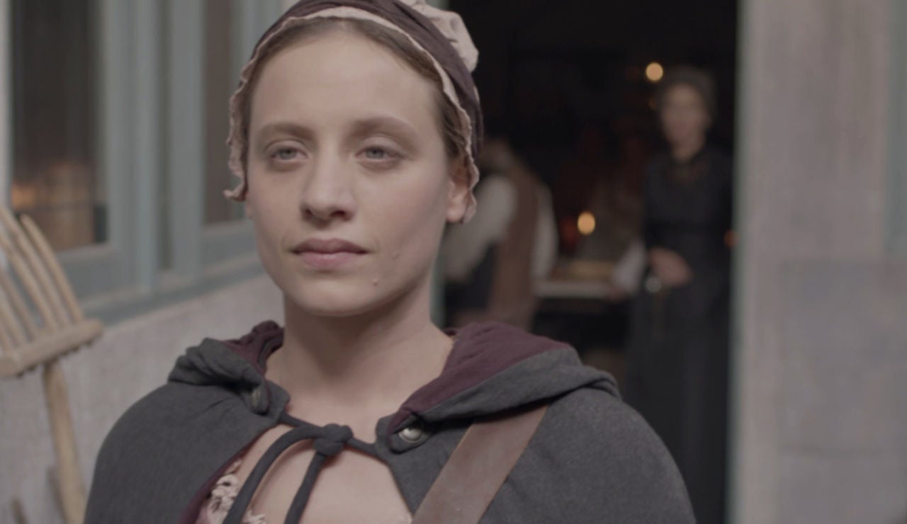 En el último capítulo, Clara se marcha de Castamar antes de la boda de Amelia y Diego En el último capítulo, Clara se marcha de Castamar antes de la boda de Amelia y Diego
