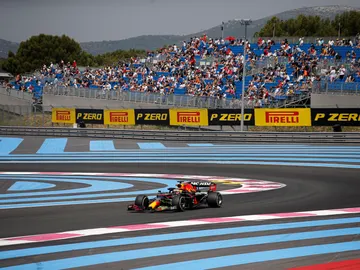 Verstappen bate a Hamilton en la clasificación del GP de Francia con Sainz 5º y Alonso 9º Verstappen bate a Hamilton en la clasificación del GP de Francia con Sainz 5º y Alonso 9º