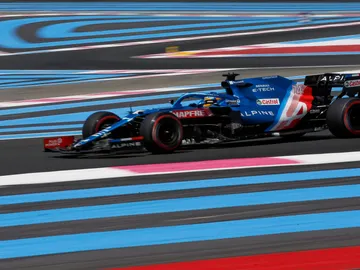Fernando Alonso: "Creo que soy el segundo mejor piloto en las salidas este año" Fernando Alonso: "Creo que soy el segundo mejor piloto en las salidas este año"