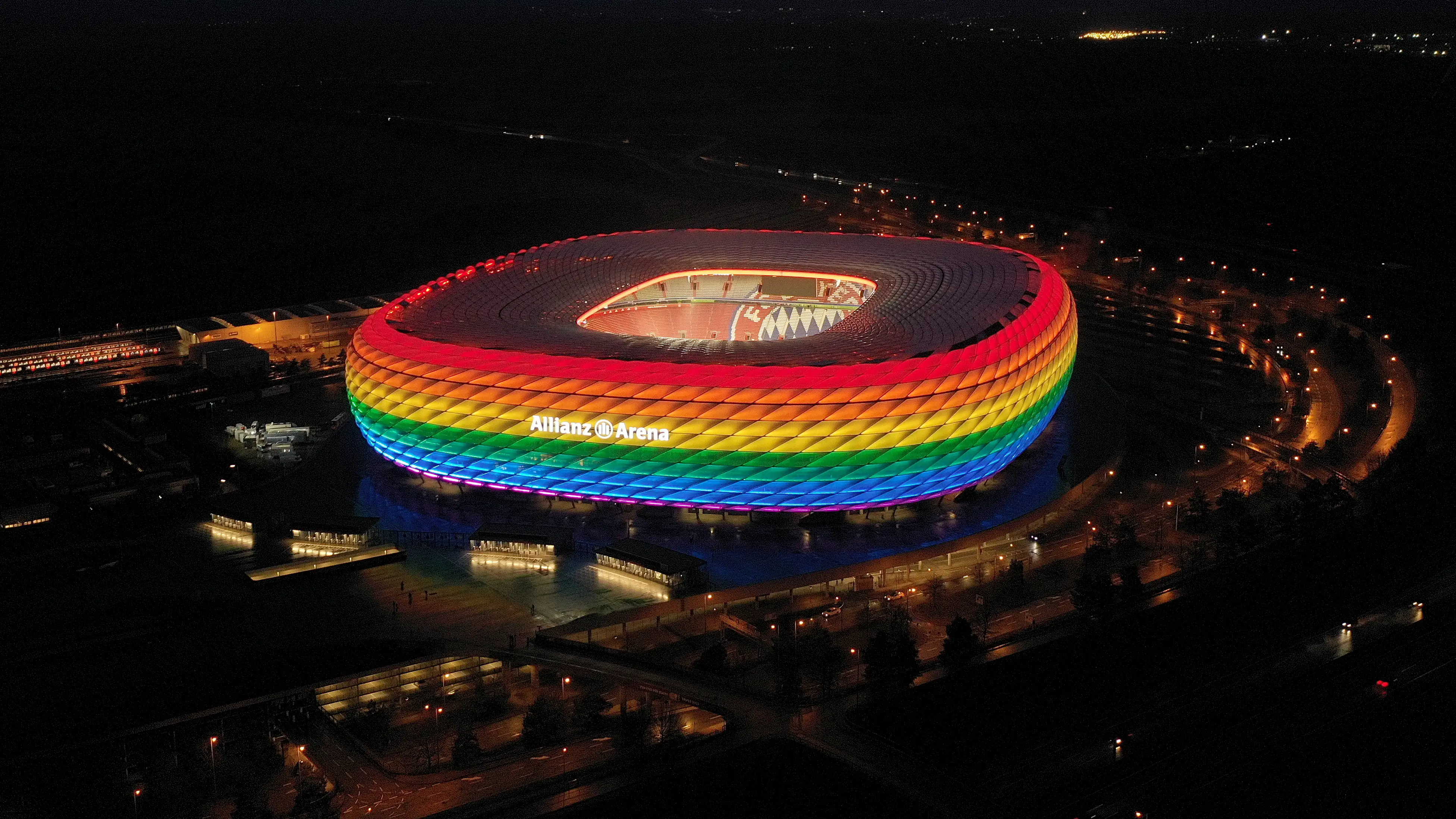 M&uacute;nich pide iluminar el Allianz Arena con un arco&iacute;ris en el partido contra Hungr&iacute;a para hacer frente a la homofobia