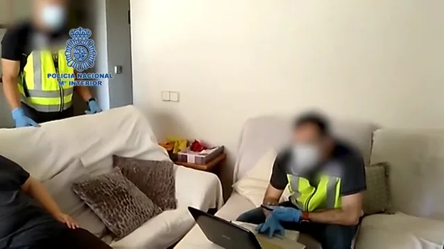 Detienen a un pederasta que hacke&oacute; c&aacute;maras dom&eacute;sticas y vendi&oacute; los v&iacute;deos de m&aacute;s de 1.000 ni&ntilde;os desnudos