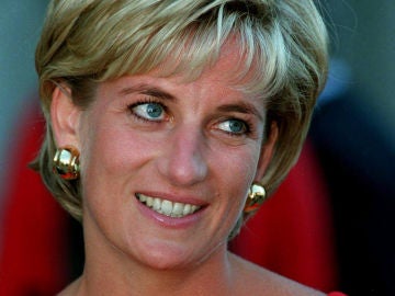 Habla el cirujano que atendió a la princesa Diana tras el accidente 