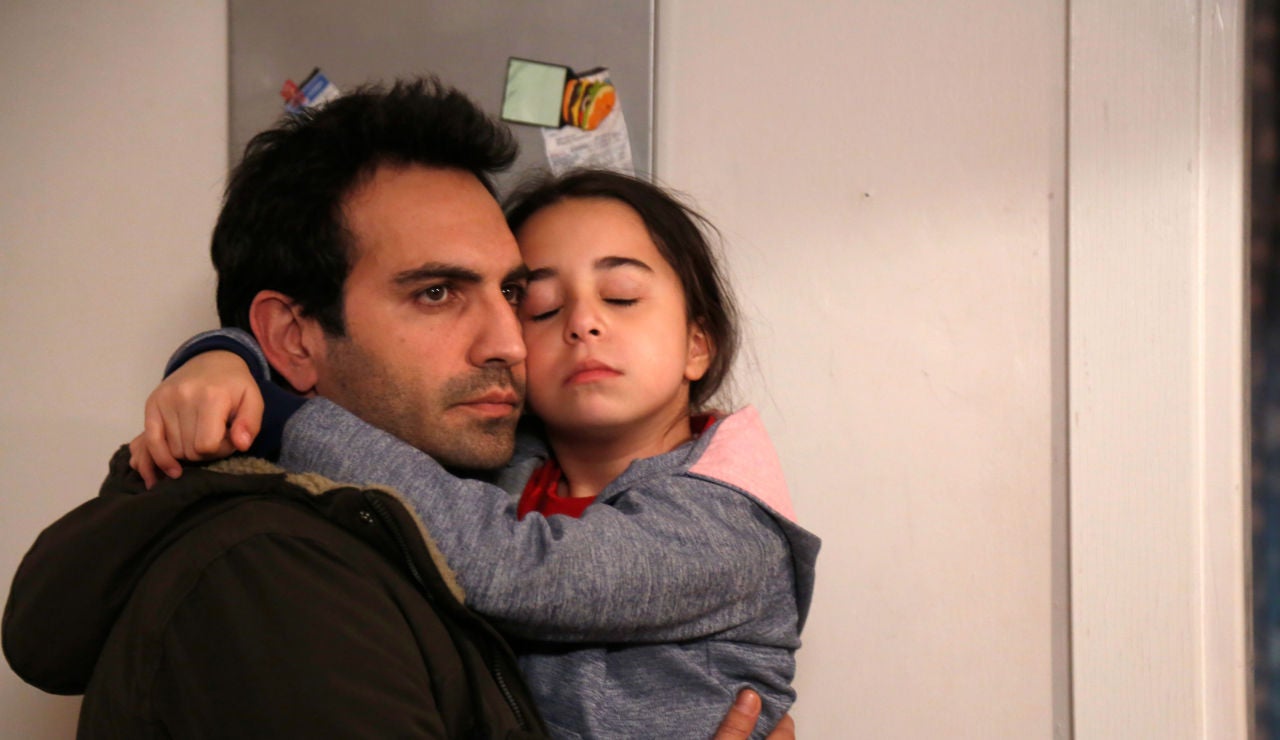 Demir y Öykü Demir y Öykü