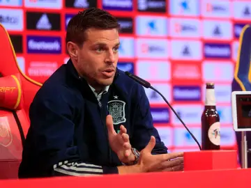 César Azpilicueta durante la rueda de prensa ofrecida este lunes en la Ciudad del Fútbol de Las Rozas César Azpilicueta durante la rueda de prensa ofrecida este lunes en la Ciudad del Fútbol de Las Rozas