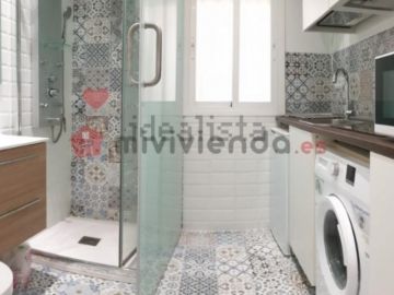 Idealista anuncia un piso con el baño dentro de la cocina por 550 euros al mes