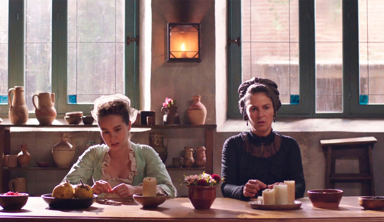 Elisa y Úrsula rezan por la vida de Diego de Castamar: “¿Qué haremos sin duque?” Elisa y Úrsula rezan por la vida de Diego de Castamar: “¿Qué haremos sin duque?”