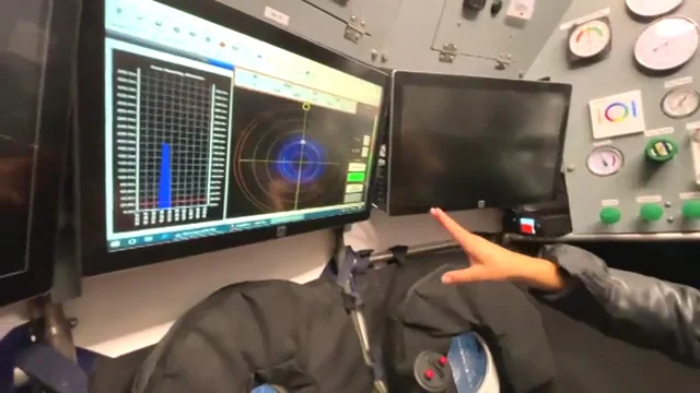 El submarino Piscis VI que podría reemplazar al Ángeles Alvariño en Tenerife, desde dentro El submarino Piscis VI que podría reemplazar al Ángeles Alvariño en Tenerife, desde dentro