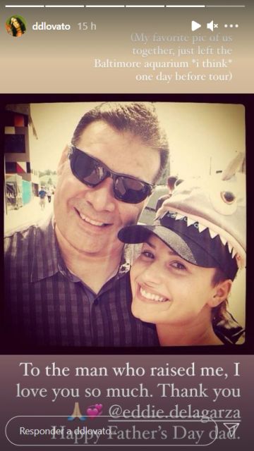 Demi Lovato junto a su padrastro