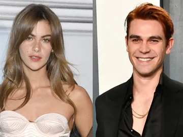 Clara Berry y KJ Apa Clara Berry y KJ Apa
