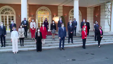 Los indultos pueden provocar una crisis en el Gobierno con salidas y entradas de ministros Los indultos pueden provocar una crisis en el Gobierno con salidas y entradas de ministros