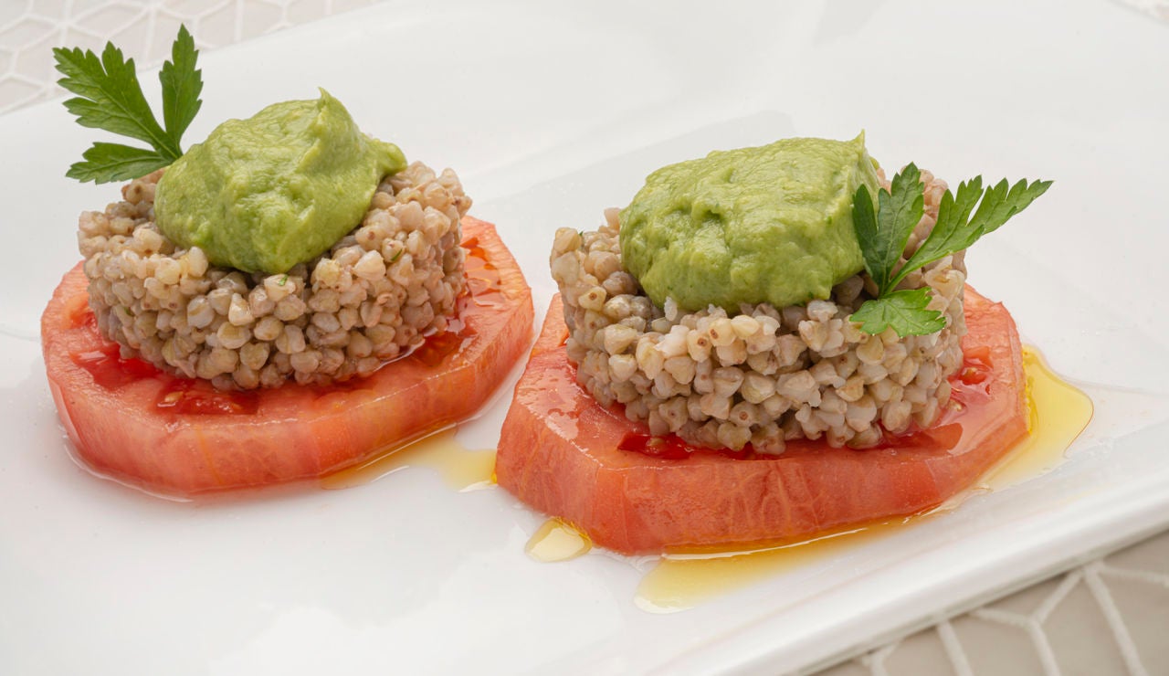Ensalada de trigo sarraceno y tomate: "un plato curioso, rico y fresco" de Karlos Arguiñano Ensalada de trigo sarraceno y tomate: "un plato curioso, rico y fresco" de Karlos Arguiñano
