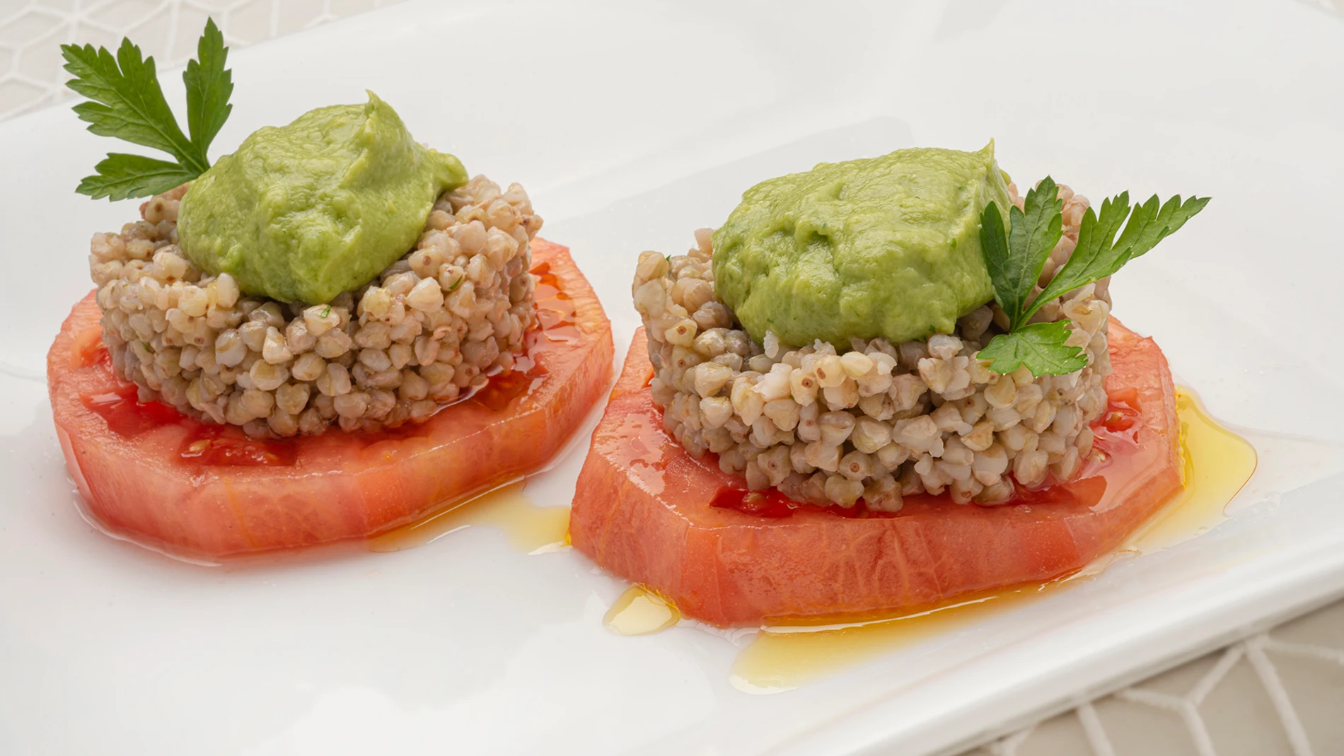 Ensalada de trigo sarraceno y tomate: "un plato curioso, rico y fresco" de Karlos Arguiñano