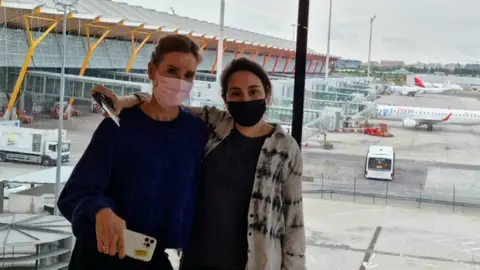 La princesa Latifa de Dubái reaparece en el aeropuerto Barajas de Madrid tras su llamada de auxilio La princesa Latifa de Dubái reaparece en el aeropuerto Barajas de Madrid tras su llamada de auxilio