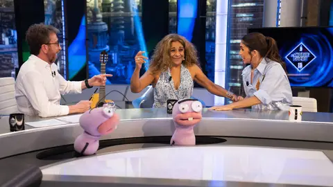 Lolita Flores y Elena Furiase demuestran su 'Flowers connection': "¡Concéntrate, a ver si vamos a quedar malamente!" Lolita Flores y Elena Furiase demuestran su 'Flowers connection': "¡Concéntrate, a ver si vamos a quedar malamente!"