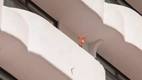 Hotel de los 200 estudiantes aislados en Mallorca por el brote de coronavirus Hotel de los 200 estudiantes aislados en Mallorca por el brote de coronavirus