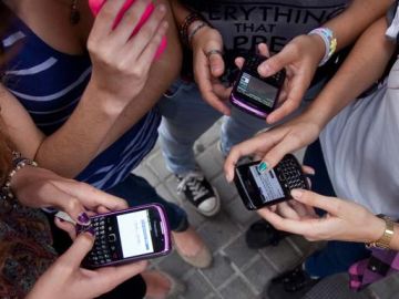 El aumento de la faltas de ortografía y el uso de nuevas palabras entre los jóvenes preocupa en el Día Mundial de las Redes Sociales