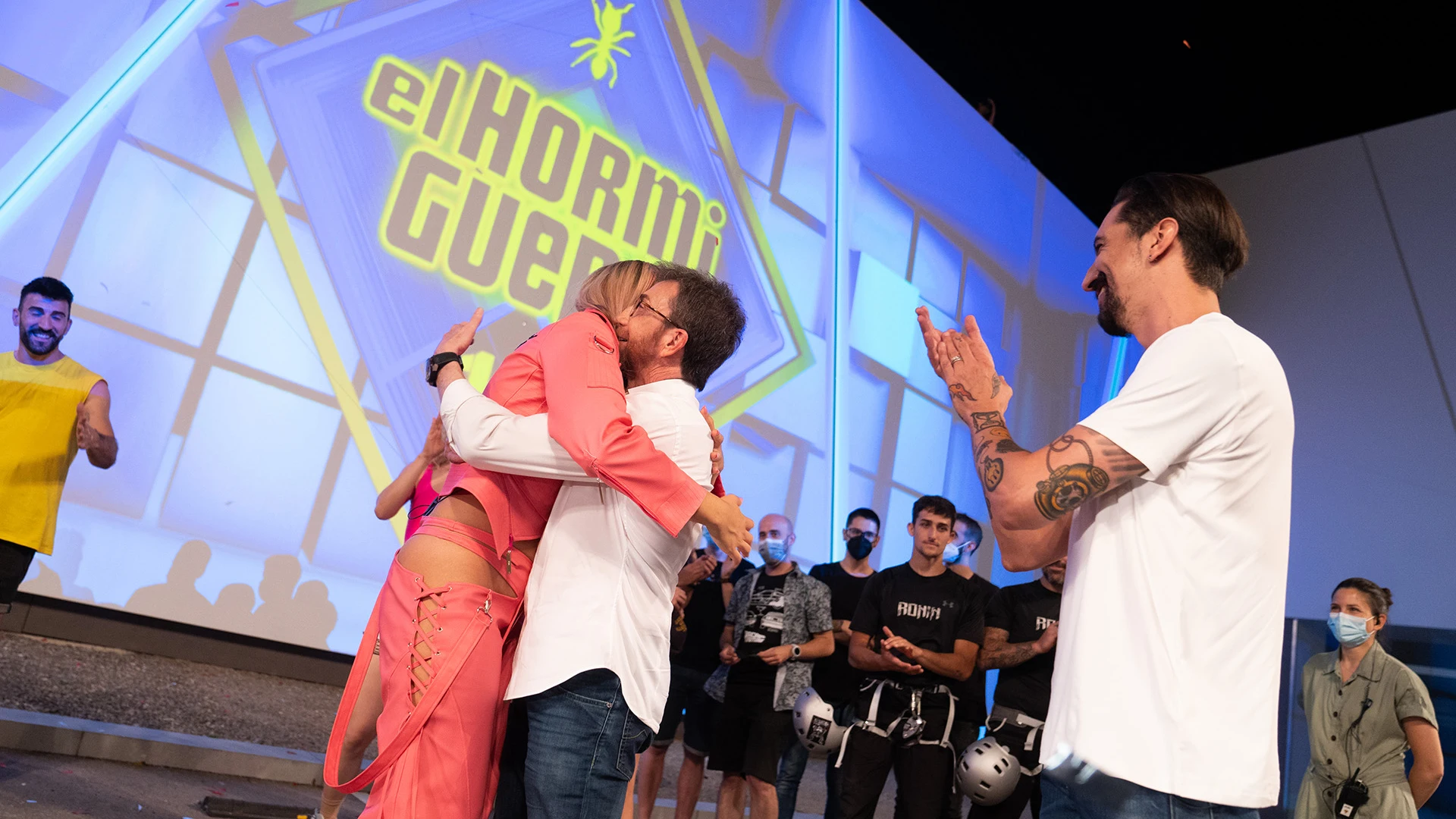 Las lágrimas de Lola Índigo con el mapping gigante de 'El Hormiguero 3.0': "Sois el mejor programa del mundo" Las lágrimas de Lola Índigo con el mapping gigante de 'El Hormiguero 3.0': "Sois el mejor programa del mundo"