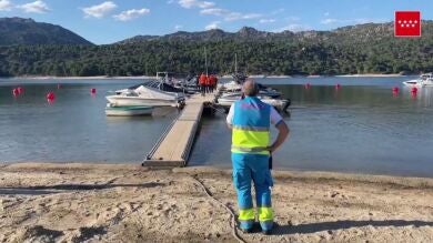 La niña desaparecida en el pantano de San Juan iba arrastrada por un cabo en una lancha y no llevaba chaleco salvavidas