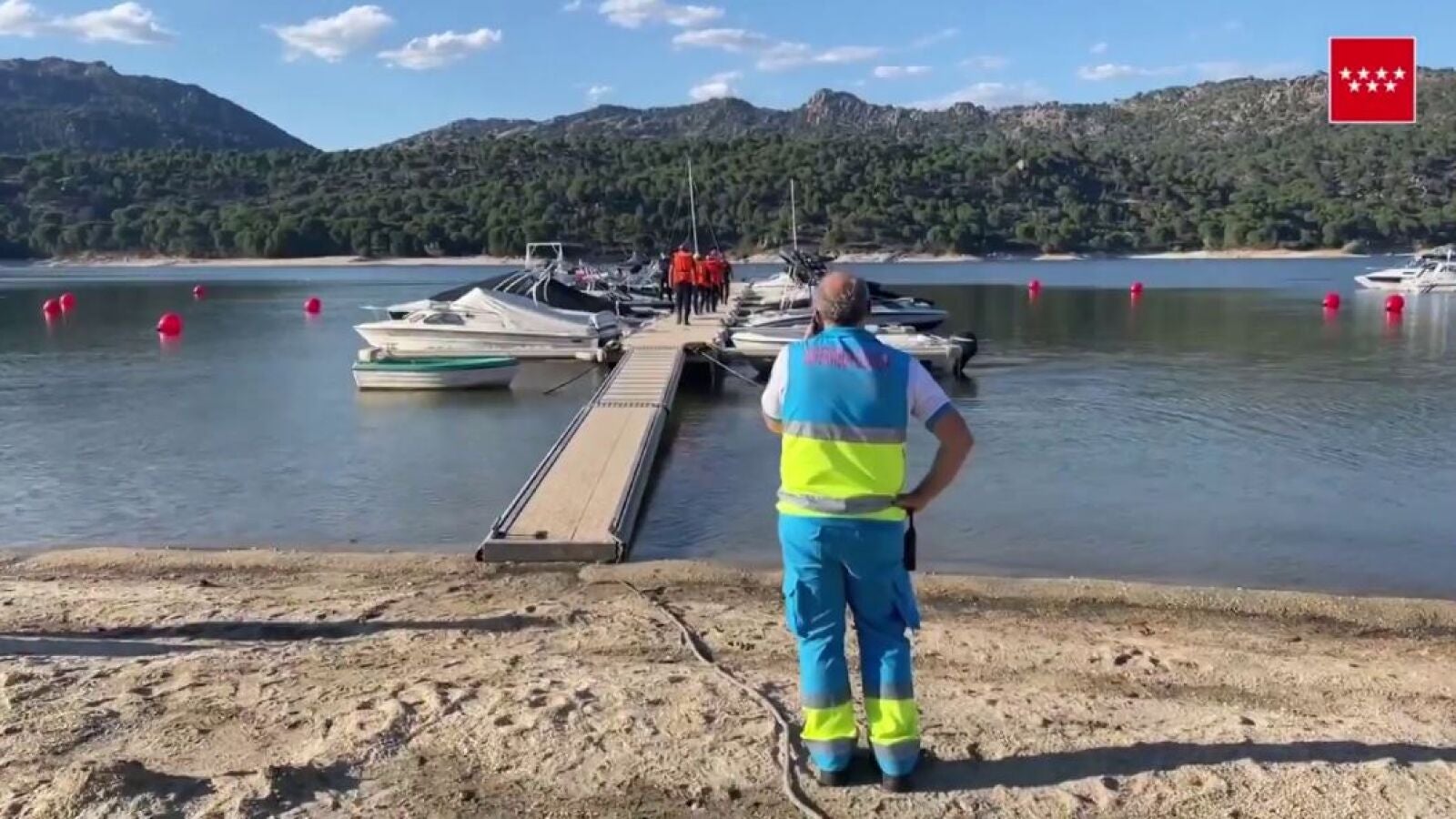 La niña desaparecida en el pantano de San Juan iba arrastrada por un cabo en una lancha y no llevaba chaleco salvavidas