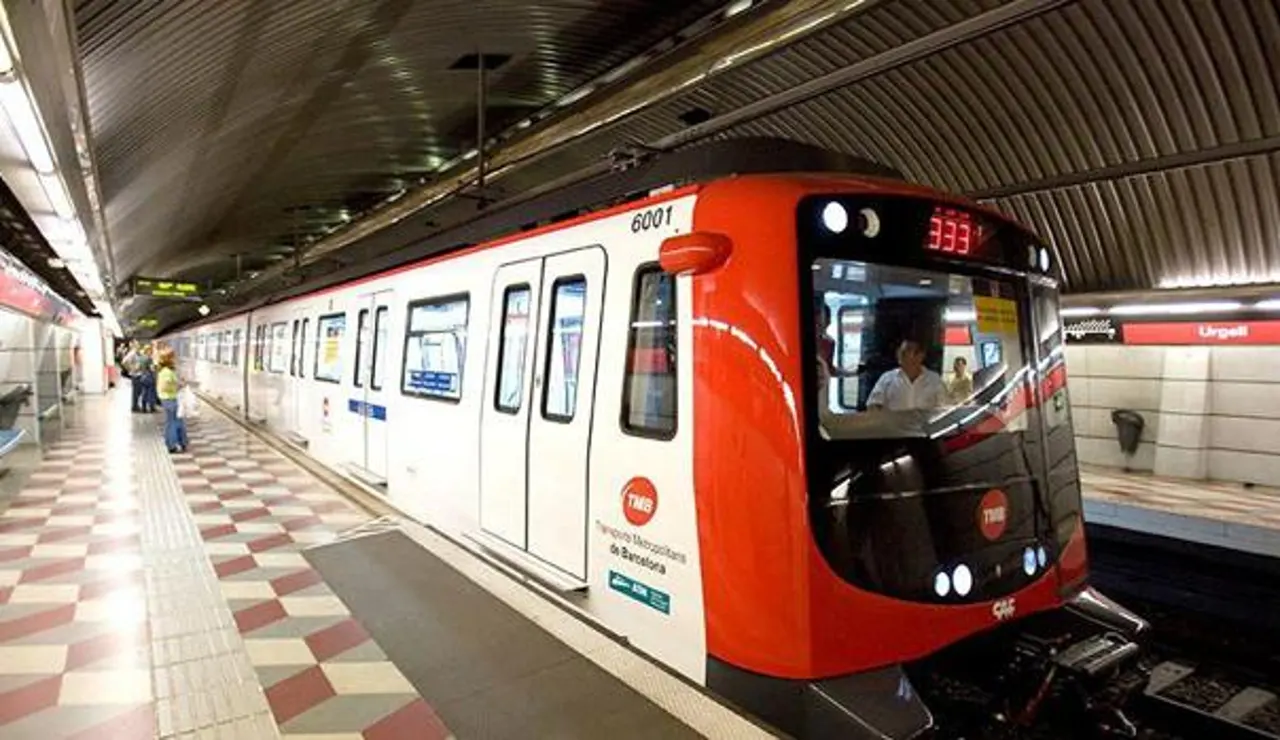 Imagen de archivo de un vagón del metro de Barcelona