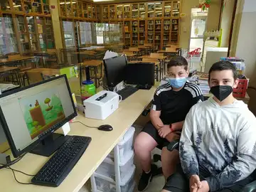 Dos jóvenes de Lugo crean un 'Mario Bros' que esquiva al coronavirus Dos jóvenes de Lugo crean un 'Mario Bros' que esquiva al coronavirus