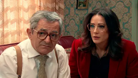 Cristina pide sentido común a Manolita tras su desliz con Beltrán Cristina pide sentido común a Manolita tras su desliz con Beltrán