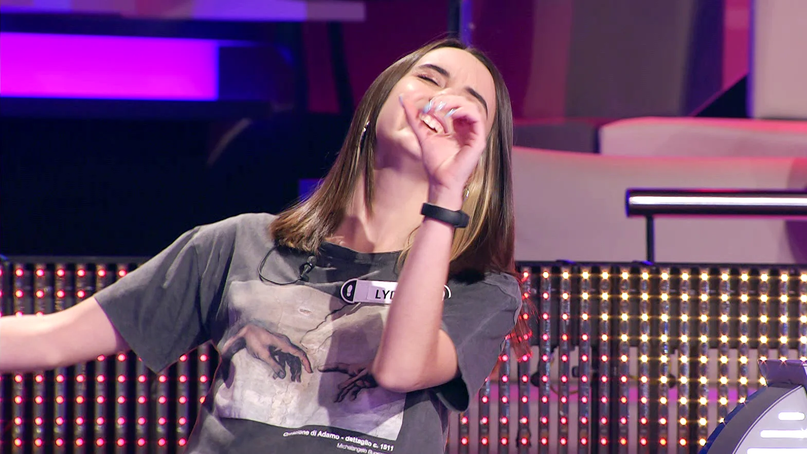 La ironía total de Arturo Valls tras oír cantar a Lydia en ¡Ahora Caigo!: “¿Cómo se le ocurre a tu familia decir que no cantas bien?” La ironía total de Arturo Valls tras oír cantar a Lydia en ¡Ahora Caigo!: “¿Cómo se le ocurre a tu familia decir que no cantas bien?”