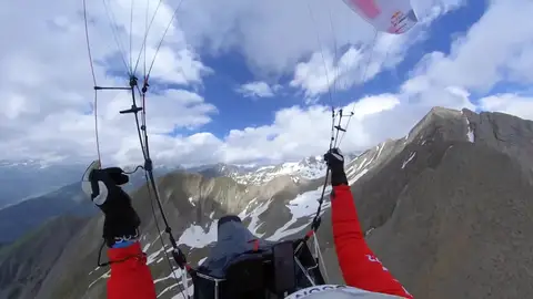 Christian Maurer gana por séptima vez la carrera de parapente más dura del mundo Christian Maurer gana por séptima vez la carrera de parapente más dura del mundo