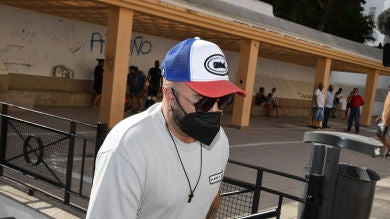 El gesto de Kiko Rivera con una reportera echándole el humo del cigarro en la cara