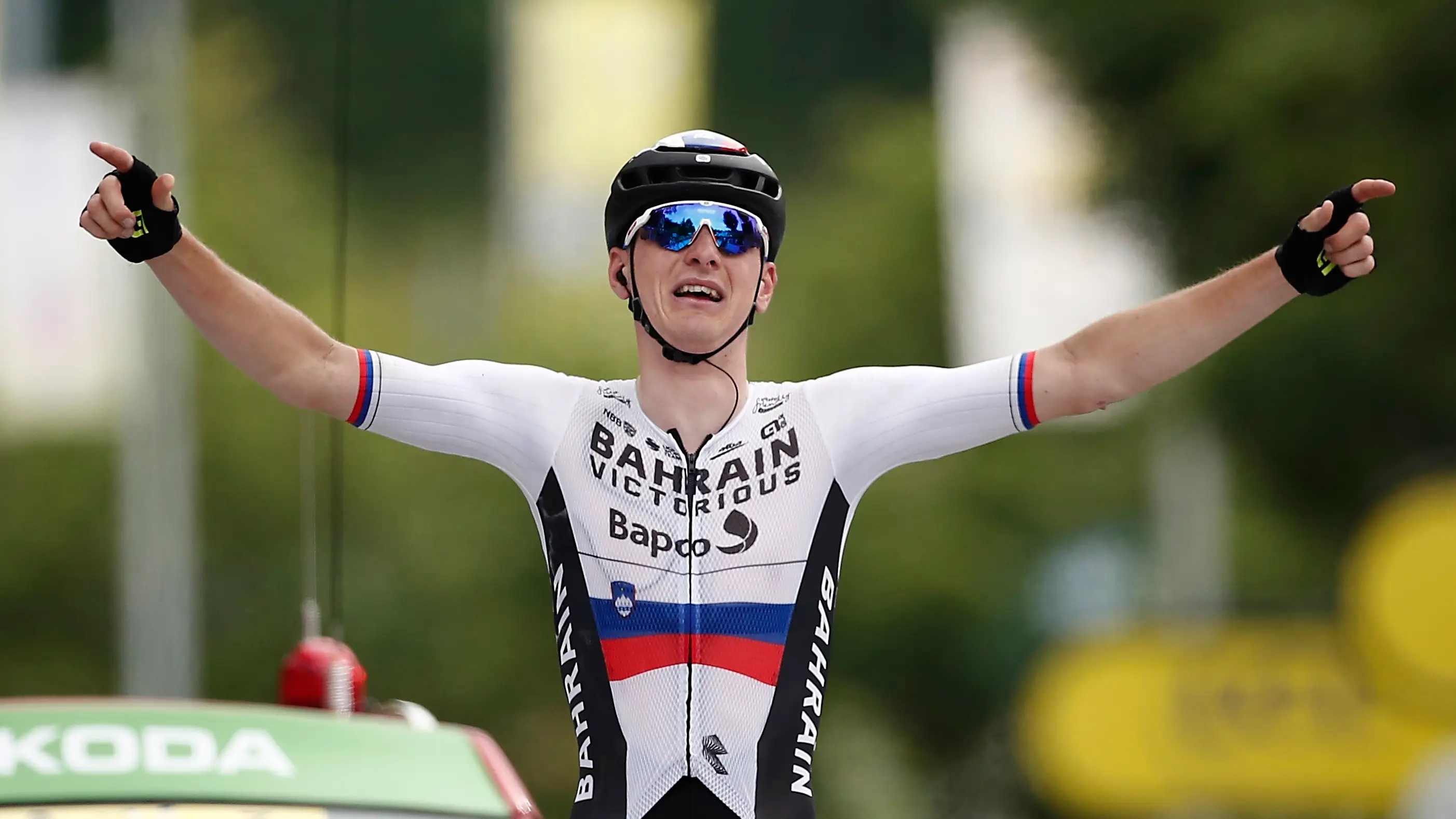 Matej Mohoric celebra la victoria en la etapa 7 del Tour de Francia Matej Mohoric celebra la victoria en la etapa 7 del Tour de Francia