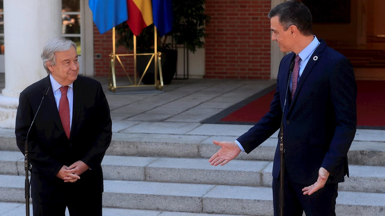 El presidente del Gobierno, Pedro Sánchez (d), recibe al secretario general de Naciones Unidas, António Guterres (i), de visita oficial en España, este viernes en Moncloa El presidente del Gobierno, Pedro Sánchez (d), recibe al secretario general de Naciones Unidas, António Guterres (i), de visita oficial en España, este viernes en Moncloa