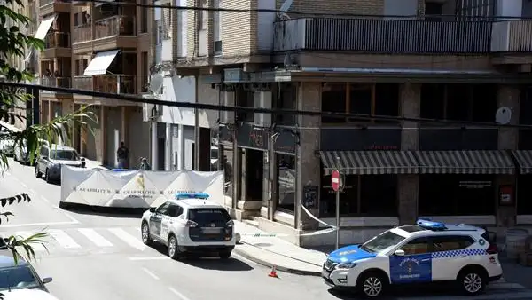 Muere la bebé que cayó desde un primer piso en Zaragoza Muere la bebé que cayó desde un primer piso en Zaragoza