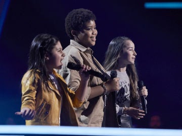 Alina, Blanca e Inés cantan 'Someone like you' en las Batallas de 'La Voz Kids'