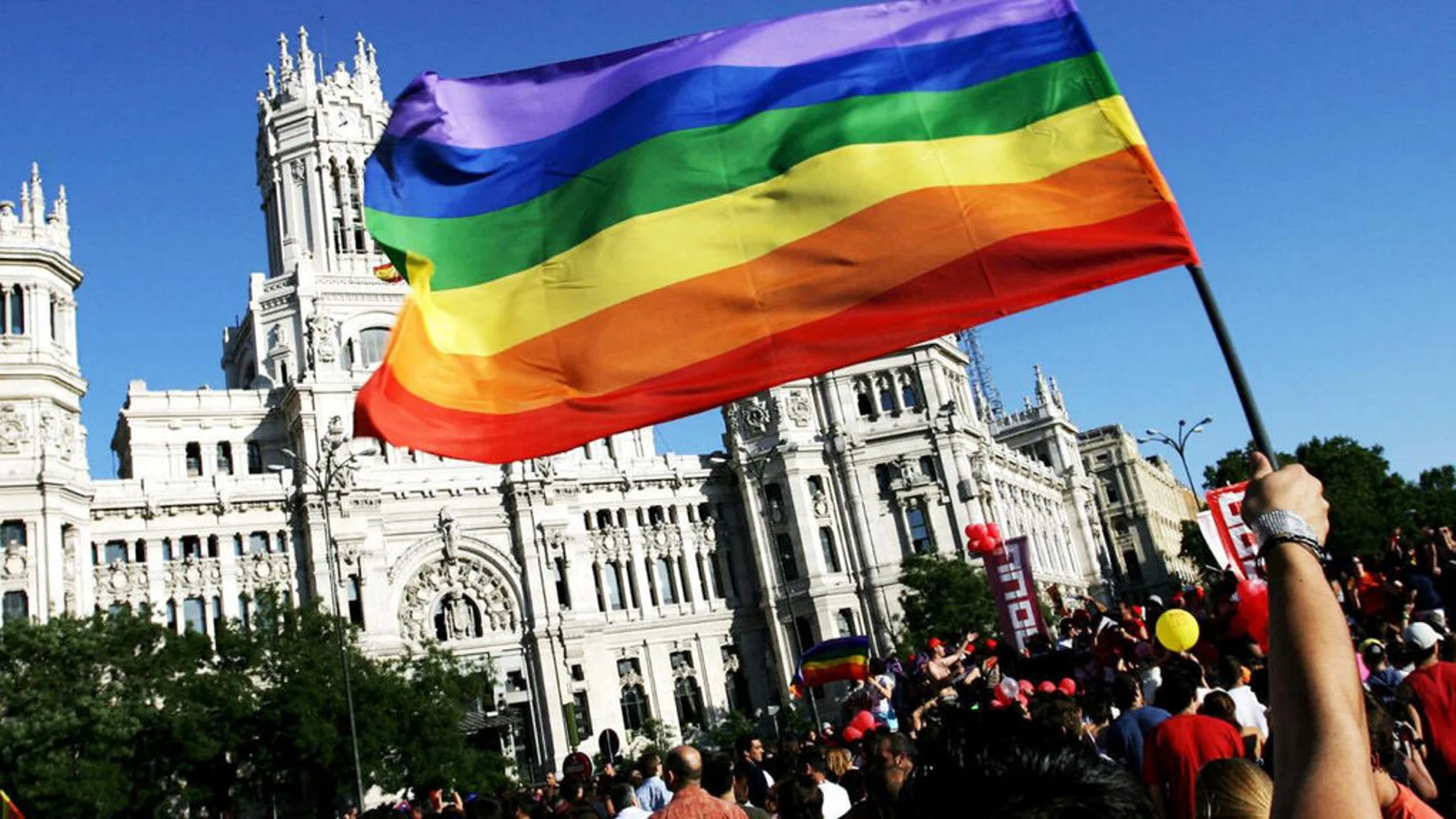 Orgullo 2021: El ranking de famosos LGBTIQ que más interés despiertan en España