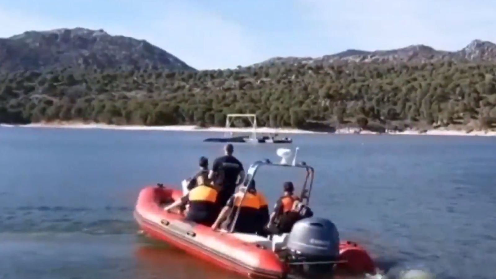 La niña desaparecida en el pantano de San Juan iba en una plataforma anexa a la embarcación