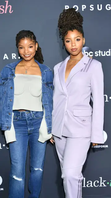 Halle Bailey y su hermana Chloe Halle Bailey y su hermana Chloe