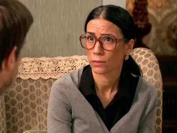 Manolita no se fía del numerito de Ángela: “Hay algo raro en todo eso” Manolita no se fía del numerito de Ángela: “Hay algo raro en todo eso”