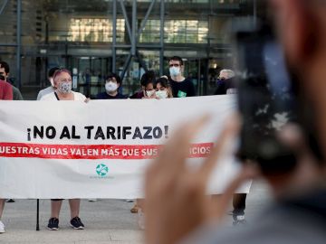 La luz alcanza este viernes su segundo precio más caro de la historia: 99,8 euros por megavatio/hora