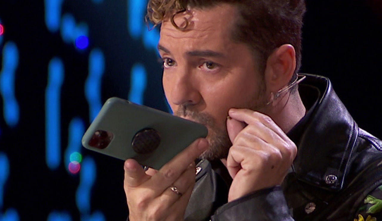 David Bisbal informa por teléfono a Melendi de lo sucedido con Beret en 'La Voz Kids'