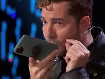 David Bisbal informa por teléfono a Melendi de lo sucedido con Beret en 'La Voz Kids' David Bisbal informa por teléfono a Melendi de lo sucedido con Beret en 'La Voz Kids'