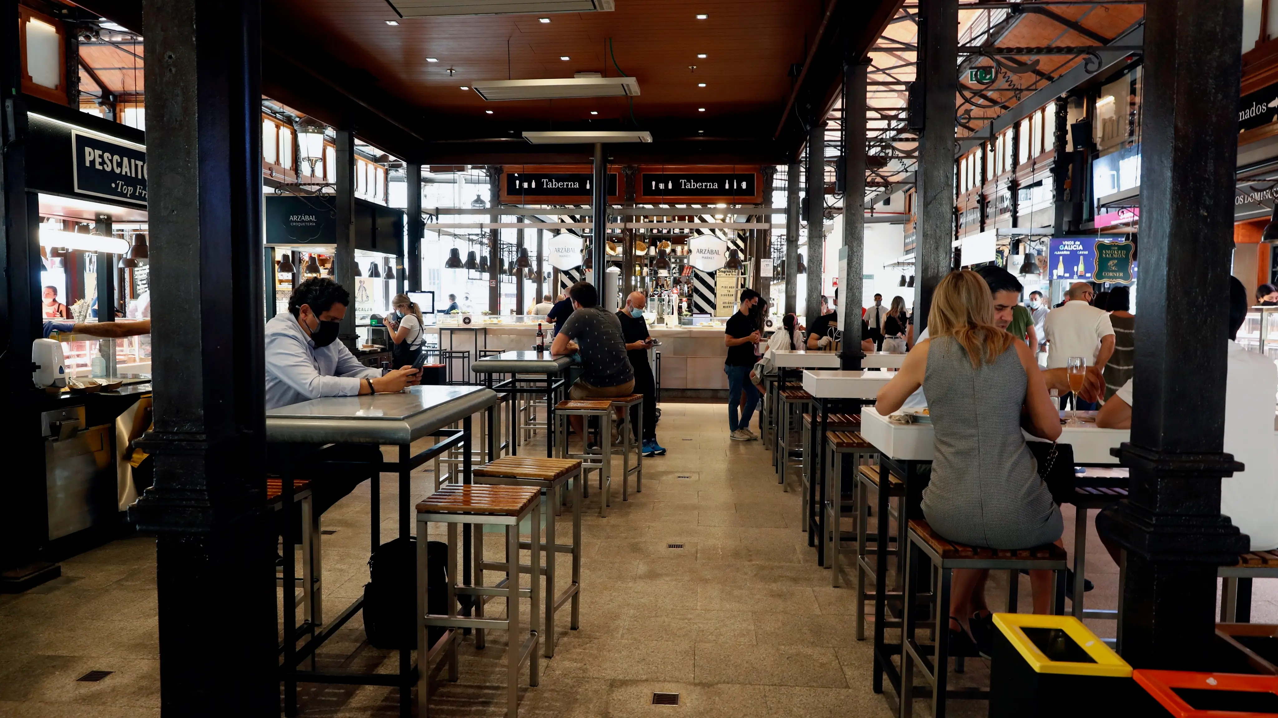 El Mercado de San Miguel reabre sus puertas tras nueve meses de cierre El Mercado de San Miguel reabre sus puertas tras nueve meses de cierre