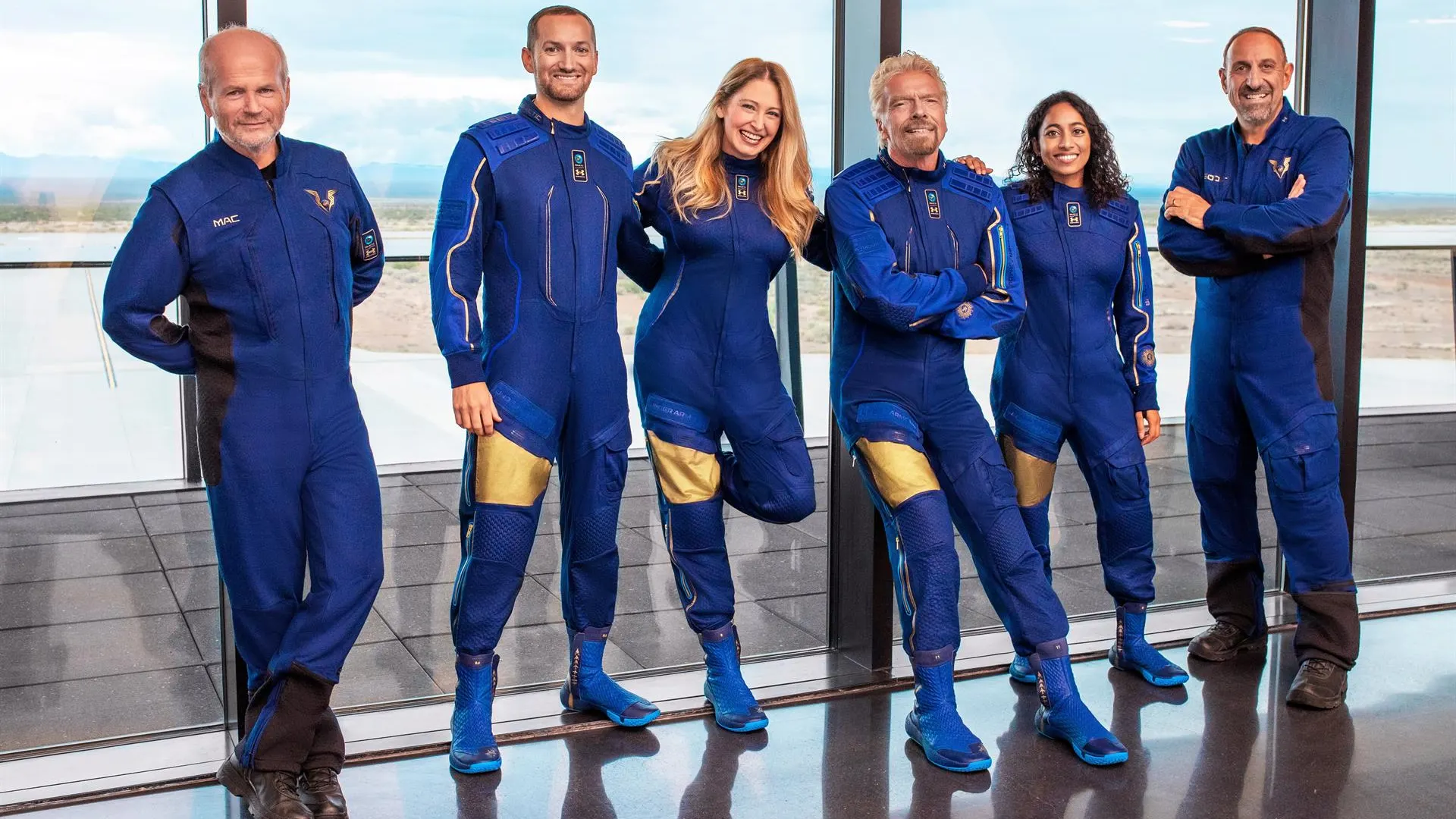 Richard Branson liderará el primer vuelo comercial al espacio Richard Branson liderará el primer vuelo comercial al espacio