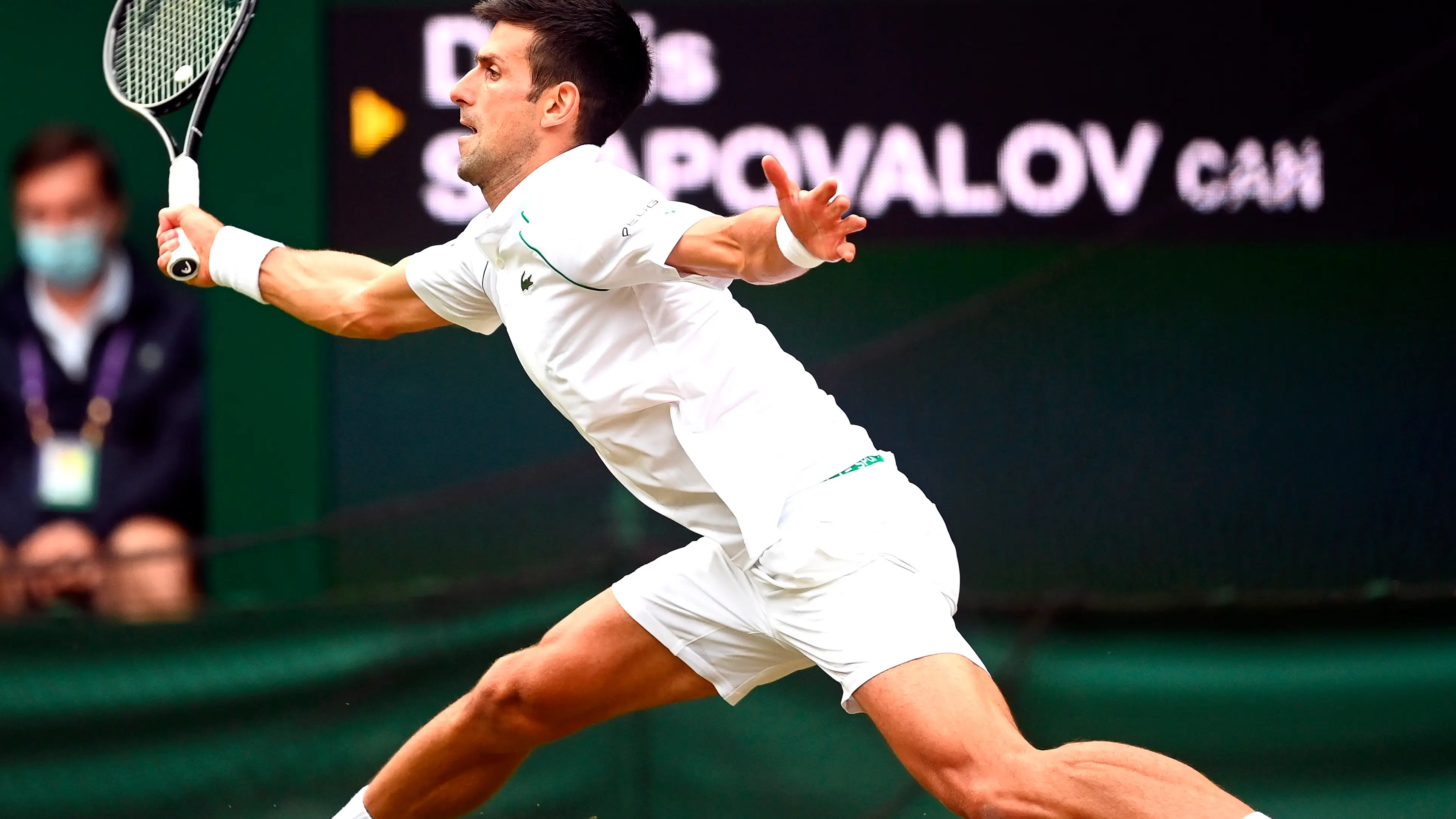 Novak Djokovic somete a Denis Shapovalov y se mete en la final de Wimbledon Novak Djokovic somete a Denis Shapovalov y se mete en la final de Wimbledon