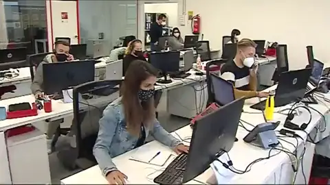 Más días libres o reducción de las jornadas: estos son los modelos por los que optan ya algunas empresas Más días libres o reducción de las jornadas: estos son los modelos por los que optan ya algunas empresas