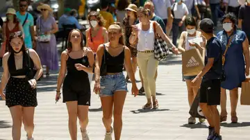 Los contagios entre los jóvenes se duplican en una semana: ya superan los 1000 puntos en la incidencia acumulada Los contagios entre los jóvenes se duplican en una semana: ya superan los 1000 puntos en la incidencia acumulada