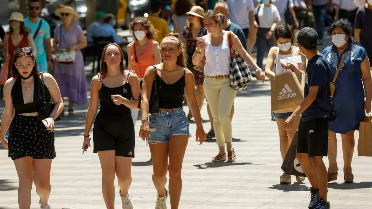 Los contagios entre los j&oacute;venes se duplican en una semana: ya superan los 1000 puntos en la incidencia acumulada